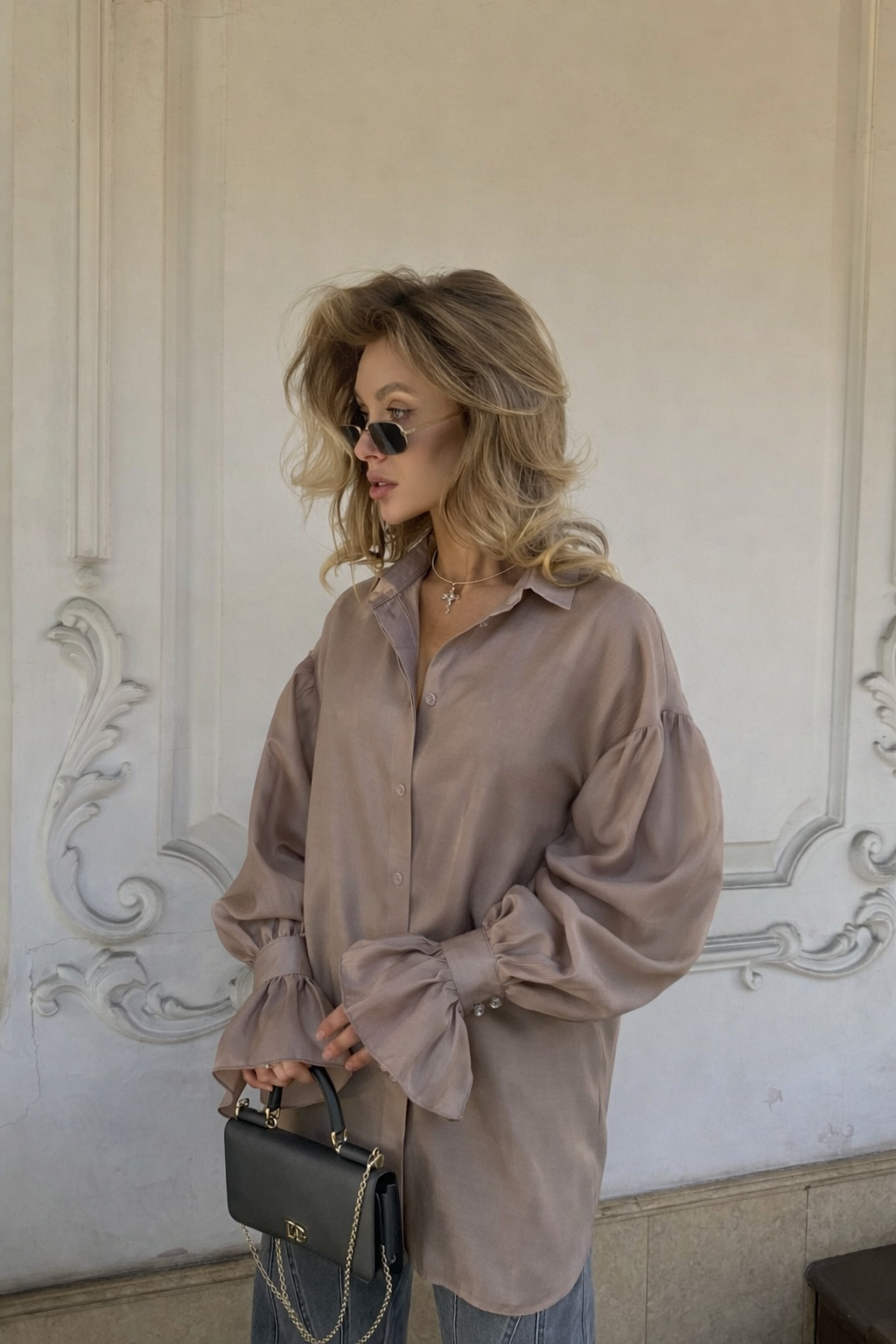 Elegantiški tencelio marškiniai nude