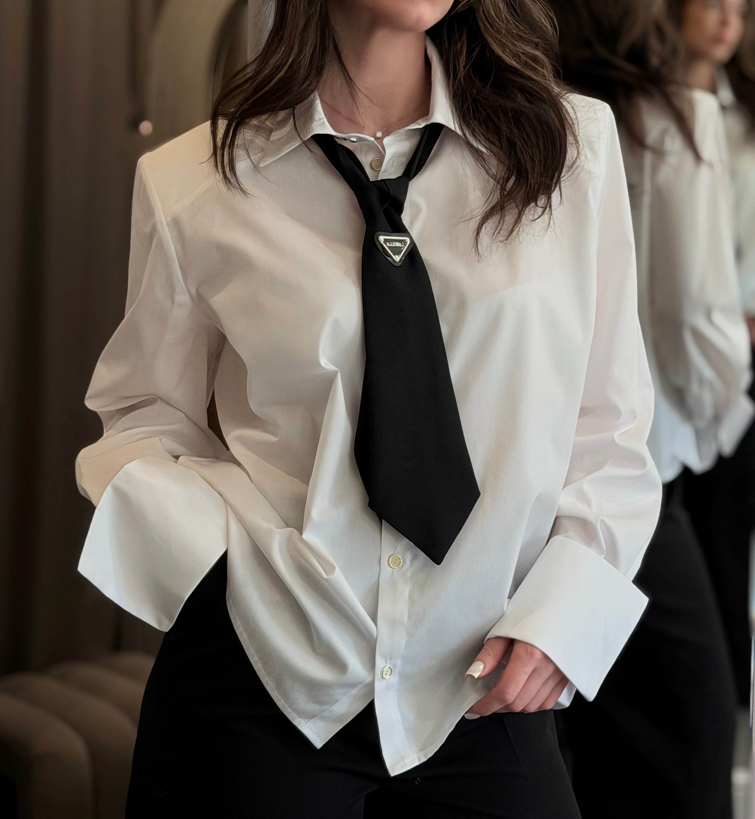 Marškiniai su kaklaraiščiu